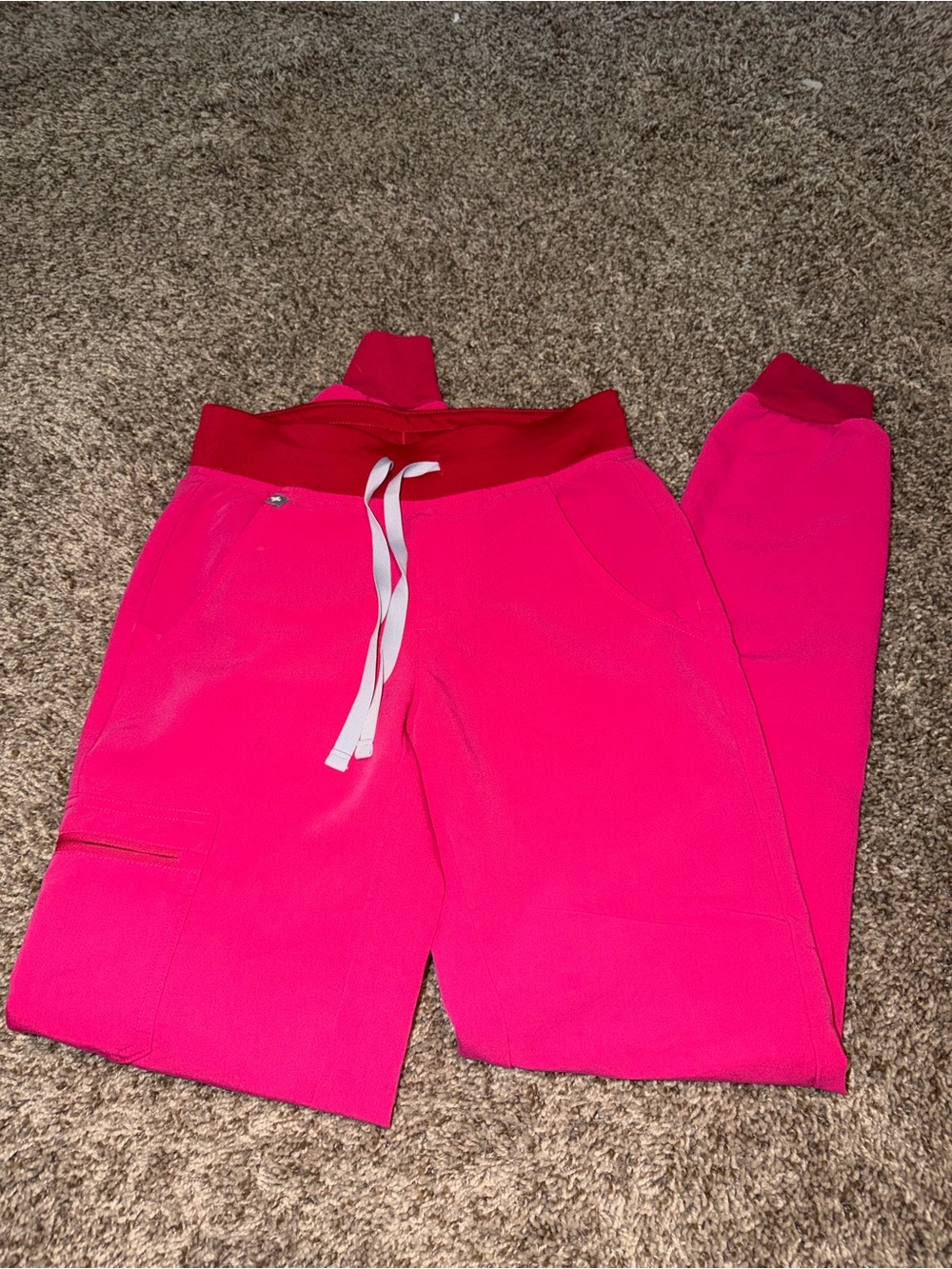 Fig’s women’s popping pink Zamora jogger scrub pants xxs/tall